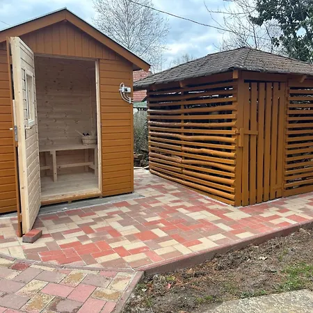 Nola Vendeghaz * Magyarhertelend